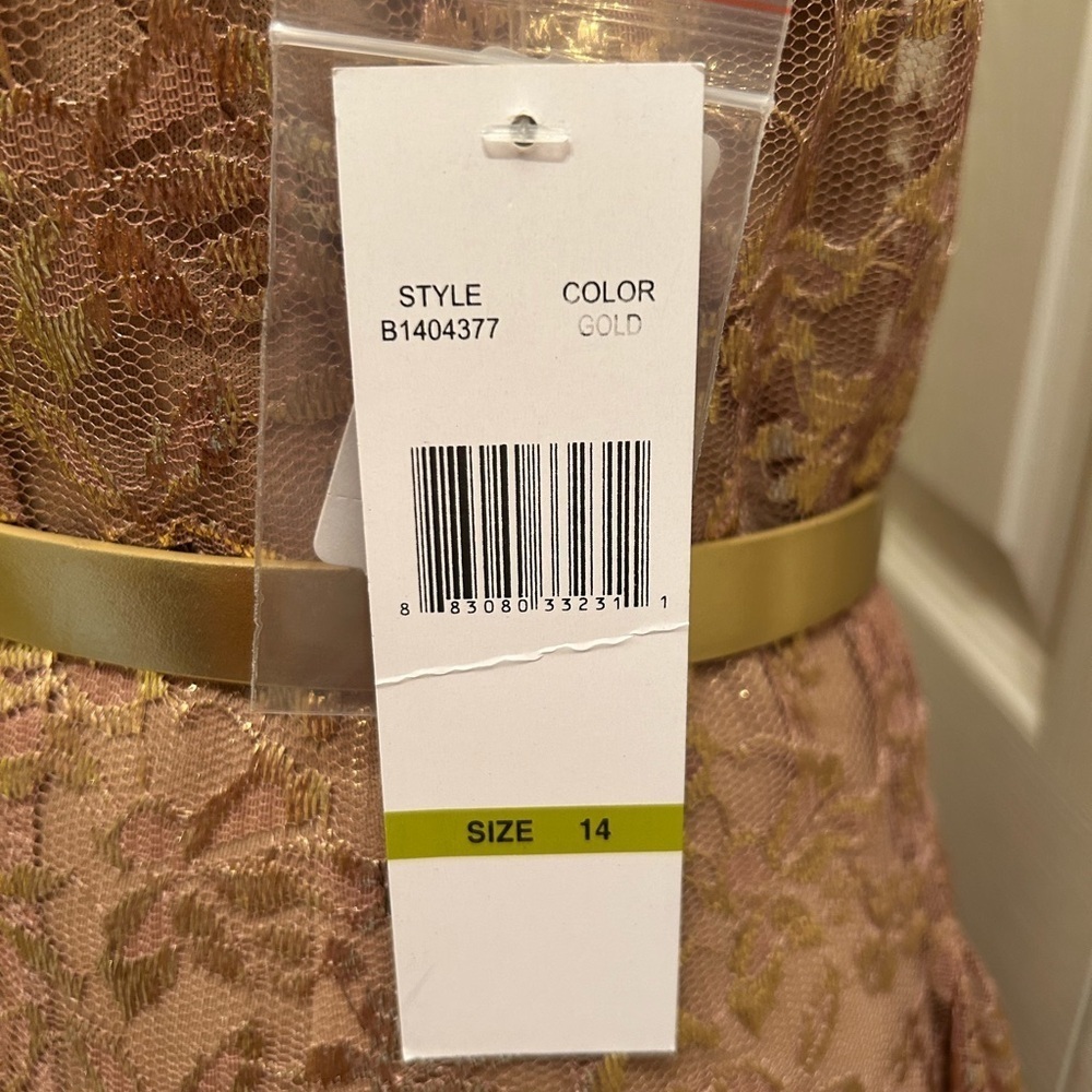 Chetta B Elegant Gold Lace Sleeveless Dress with Belt, Size 14 - Picture 4 of 9